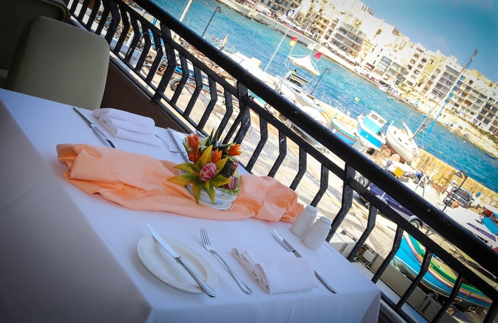 Imagen del bar/restaurante del Hotel Calypso, Il-Qbajjar. Foto 3