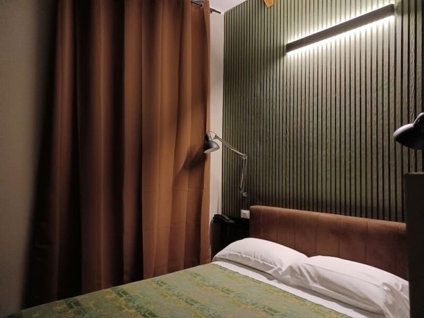 Imagen de la habitación del Hotel Calypso, Milán. Foto 16