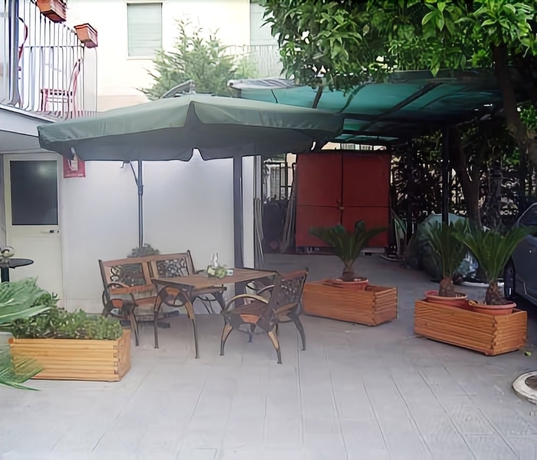 Imagen de los exteriores del Hotel Calypso, POMPEYA. Foto 9