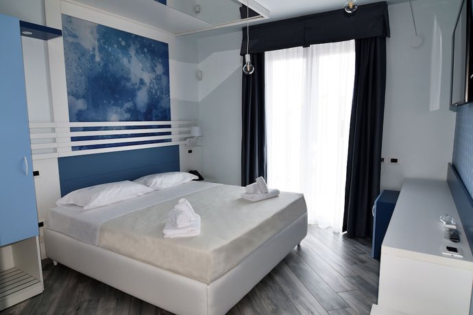 Imagen de la habitación del Hotel Calypso, Pontecagnano Faiano. Foto 10
