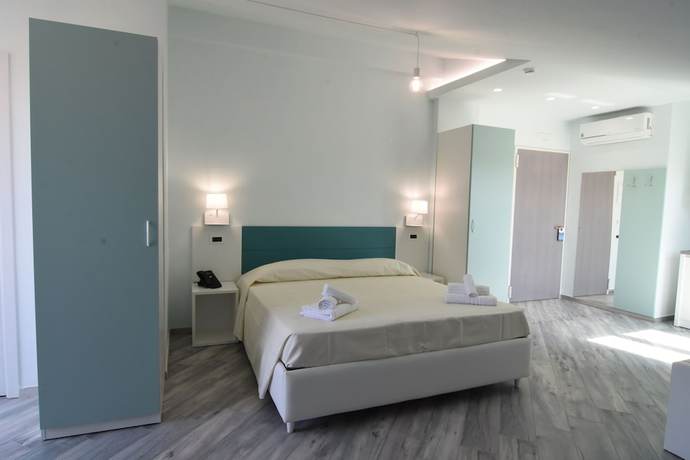 Imagen de la habitación del Hotel Calypso, Pontecagnano Faiano. Foto 12