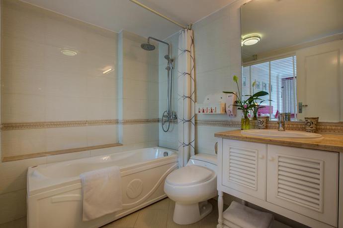 Imagen de la habitación del Hotel Calypso Premier Hanoi. Foto 3