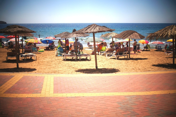 Imagen de los exteriores del Hotel Calypso, San Juan de los Terreros. Foto 6