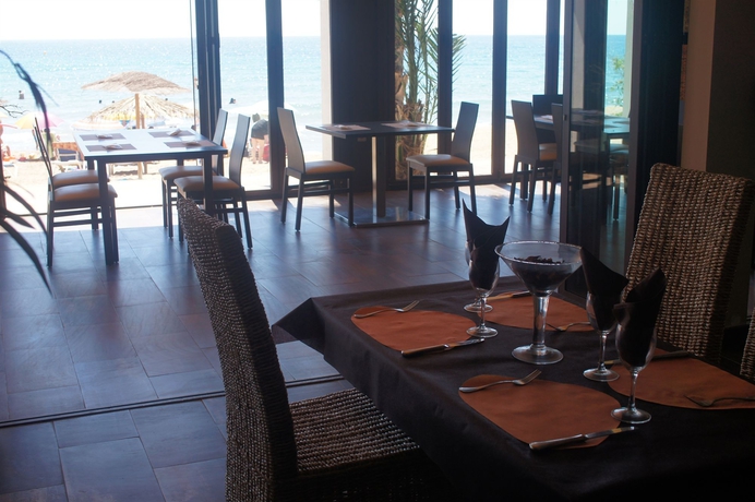 Imagen del bar/restaurante del Hotel Calypso, San Juan de los Terreros. Foto 2