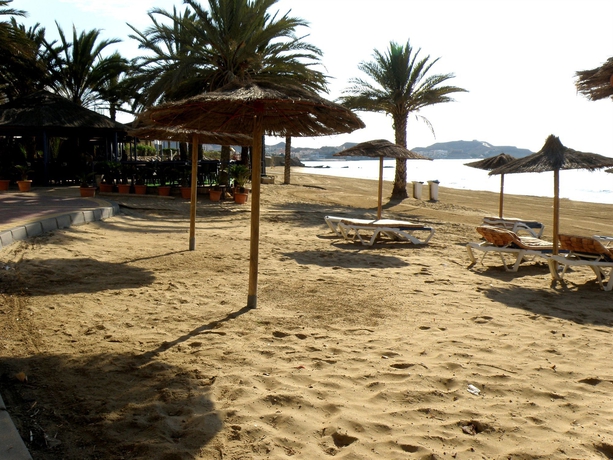 Imagen de los exteriores del Hotel Calypso, San Juan de los Terreros. Foto 8