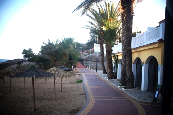 Imagen de los exteriores del Hotel Calypso, San Juan de los Terreros. Foto 9