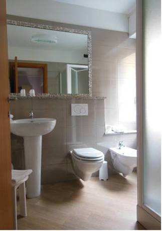 Imagen de la habitación del Hotel Calypso, Ventimiglia. Foto 3