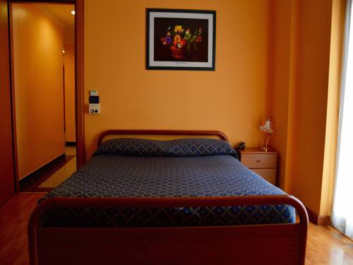 Imagen de la habitación del Hotel Calypso, Ventimiglia. Foto 9