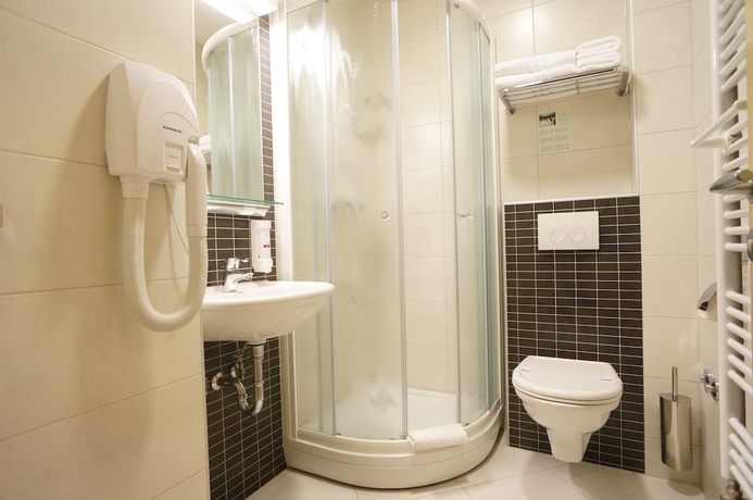 Imagen de la habitación del Hotel Calypso, Zagreb. Foto 13