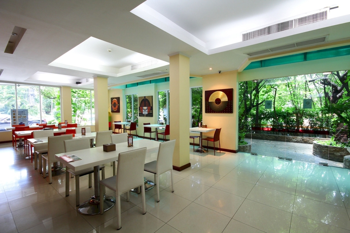 Imagen del bar/restaurante del Hotel Calypzo Bangkok. Foto 7