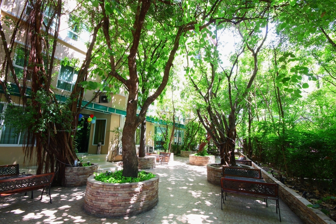 Imagen de los exteriores del Hotel Calypzo Bangkok. Foto 11