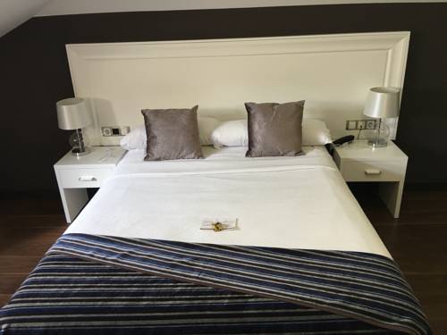 Imagen de la habitación del Hotel Calzada. Foto 5