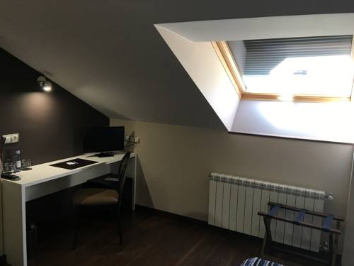 Imagen de la habitación del Hotel Calzada. Foto 6