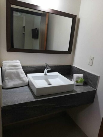 Imagen de la habitación del Hotel Calzada Inn. Foto 34
