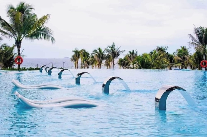 Imagen de la piscina del Hotel Cam Ranh Nha Trang Seaview Condotel. Foto 14