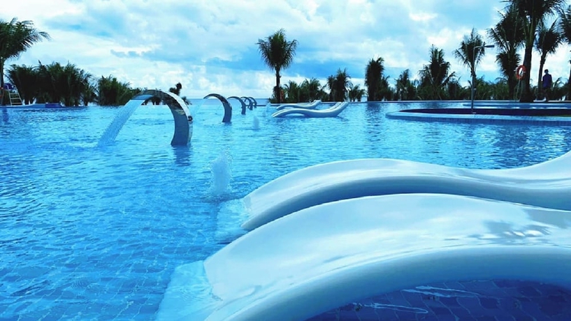 Imagen de la piscina del Hotel Cam Ranh Nha Trang Seaview Condotel. Foto 17