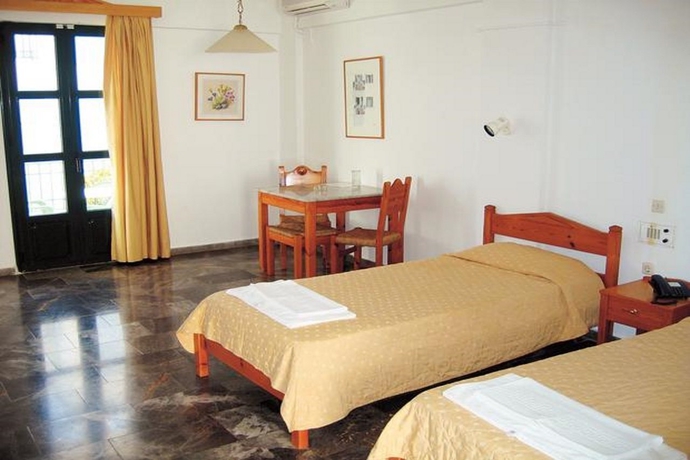 Imagen general del Hotel Camari Garden Apartments. Foto 3