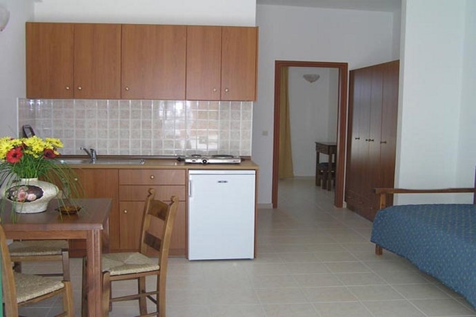 Imagen general del Hotel Camari Garden Apartments. Foto 7