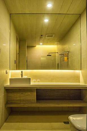 Imagen de la habitación del Hotel Camaya Coast. Foto 11