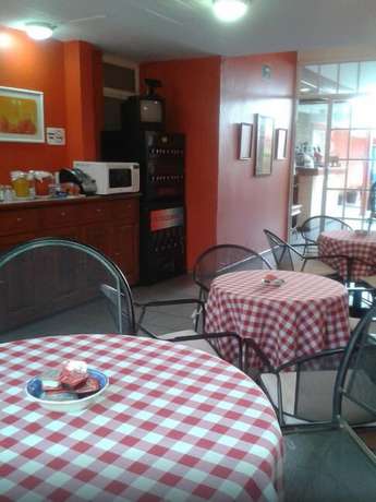 Imagen del bar/restaurante del Hotel Camba. Foto 3