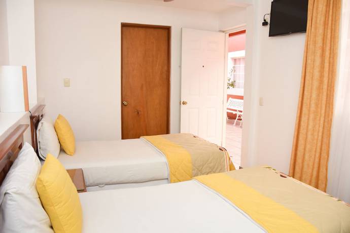 Imagen de la habitación del Hotel Camba. Foto 10