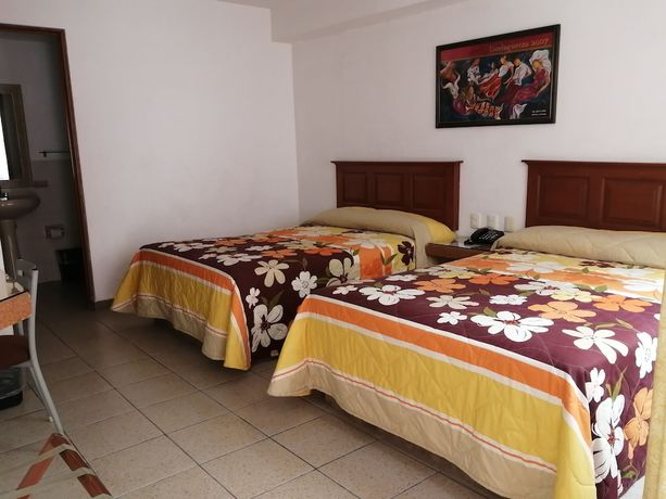 Imagen de la habitación del Hotel Camba. Foto 15