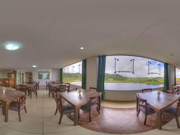 Imagen del bar/restaurante del Hotel Cambar&aacute; Eco. Foto 4