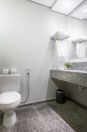 Imagen de la habitación del Hotel Cambirela. Foto 7