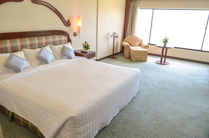Imagen de la habitación del Hotel Cambodiana. Foto 5