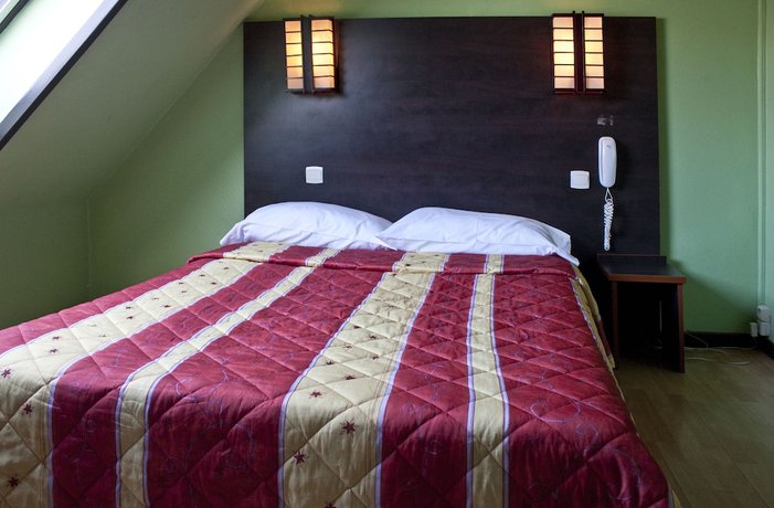 Imagen de la habitación del Hotel Cambrai. Foto 12