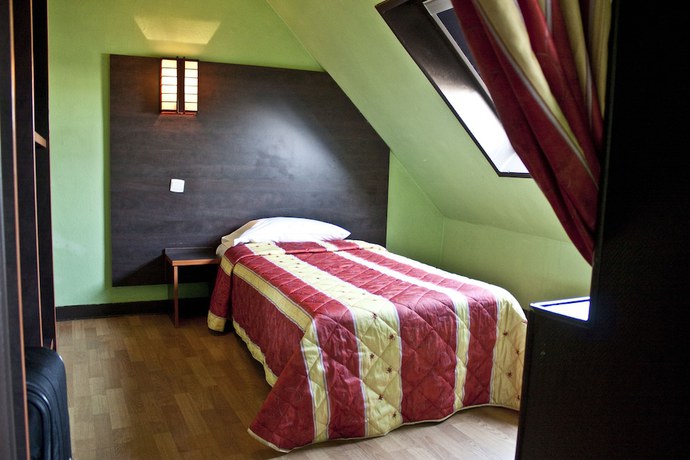 Imagen de la habitación del Hotel Cambrai. Foto 14