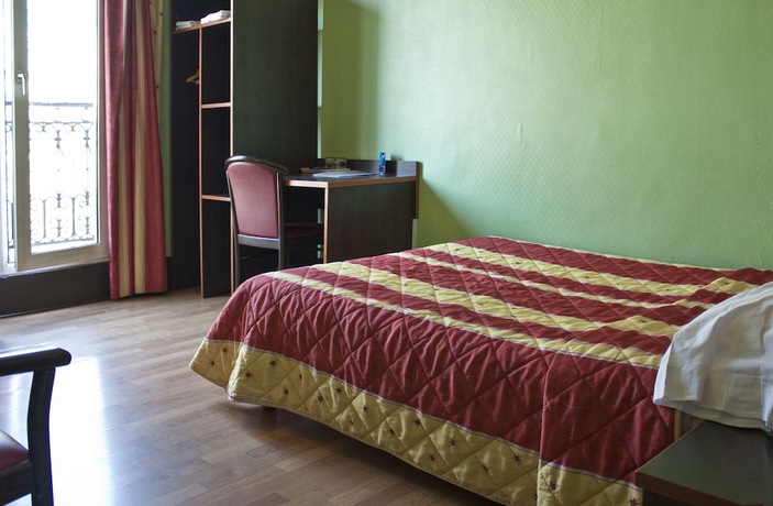 Imagen de la habitación del Hotel Cambrai. Foto 18