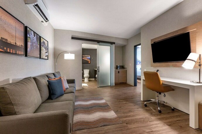 Imagen de la habitación del Hotel Cambria Austin Airport. Foto 18