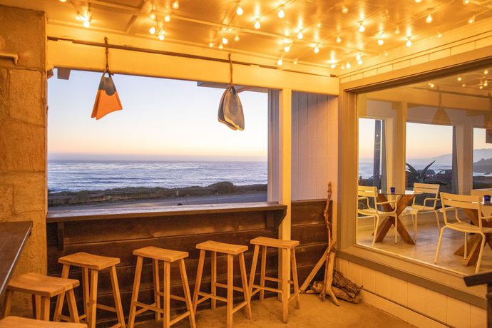 Imagen del bar/restaurante del Hotel Cambria Beach Lodge. Foto 4