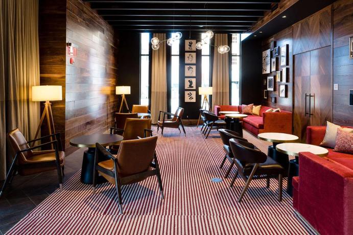 Imagen de los interiores del Hotel Cambria Boston Somerville. Foto 8