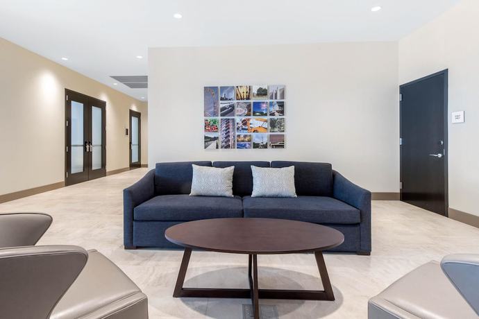 Imagen de los interiores del Hotel Cambria College Park. Foto 18