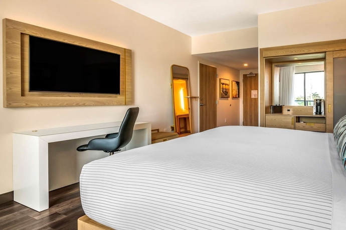 Imagen de la habitación del Hotel Cambria Fort Lauderdale Beach. Foto 12