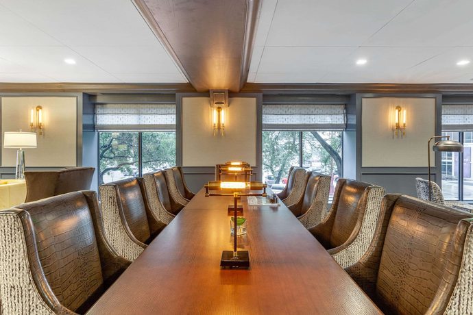 Imagen de los interiores del Hotel Cambria Houston Downtown Convention Center. Foto 18