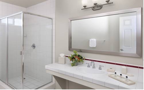 Imagen de la habitación del Hotel Cambria Landing Inn And Suites. Foto 9