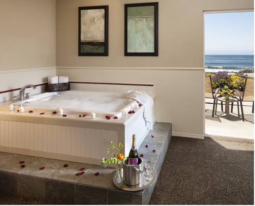 Imagen de la habitación del Hotel Cambria Landing Inn And Suites. Foto 10