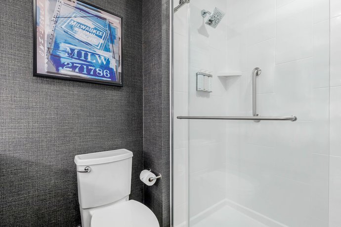 Imagen de la habitación del Hotel Cambria Milwaukee Downtown. Foto 7