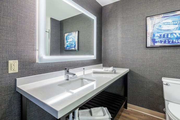 Imagen de la habitación del Hotel Cambria Milwaukee Downtown. Foto 11