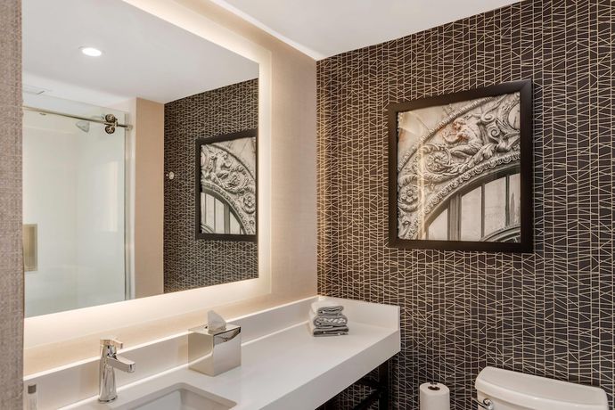 Imagen de la habitación del Hotel Cambria New York Times Square. Foto 2