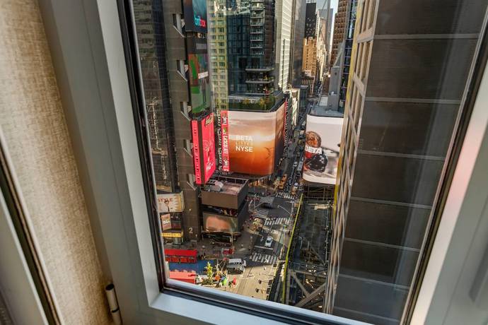 Imagen de los exteriores del Hotel Cambria New York Times Square. Foto 9