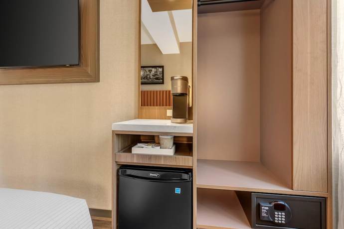Imagen de la habitación del Hotel Cambria New York Times Square. Foto 7