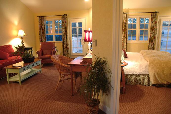 Imagen de la habitación del Hotel Cambria Pines Lodge. Foto 7