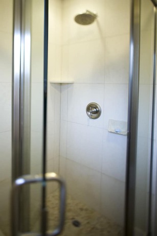 Imagen de la habitación del Hotel Cambria Shores Inn. Foto 11