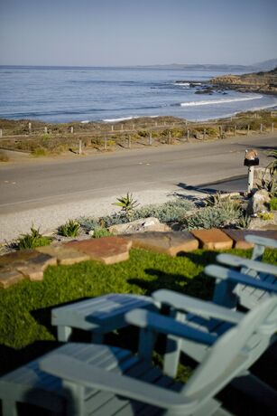 Imagen general del Hotel Cambria Shores Inn. Foto 6