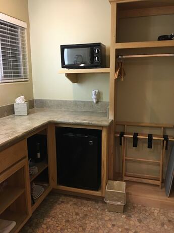 Imagen de la habitación del Hotel Cambria Shores Inn. Foto 19