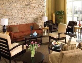 Imagen de los interiores del Hotel Cambria Suites. Foto 5